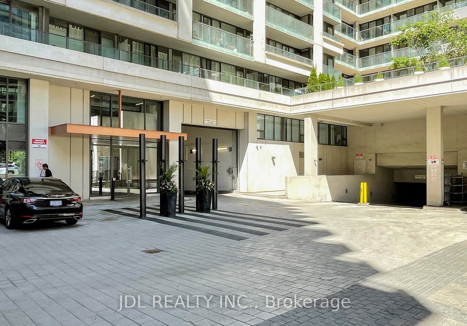 111-elizabeth-street-toronto-toronto-ontario-c13606552