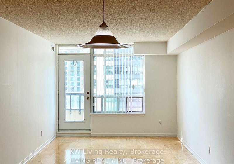 33-empress-avenue-toronto-north-york-ontario-c13606716