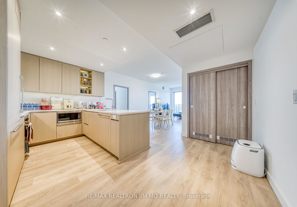 25-mcmahon-drive-toronto-north-york-ontario-c13606946