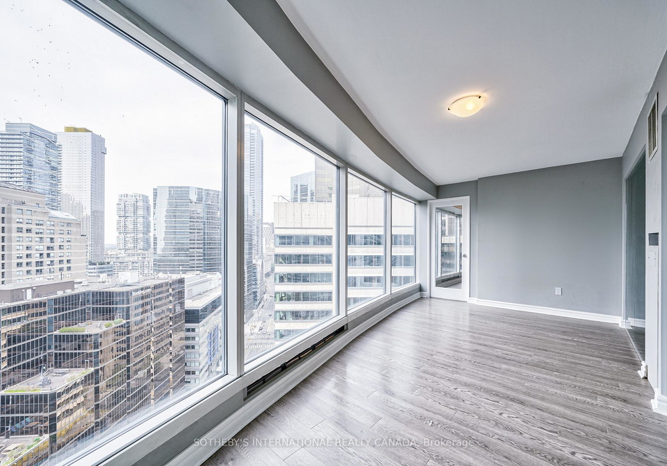33-university-avenue-toronto-toronto-ontario-c13607038