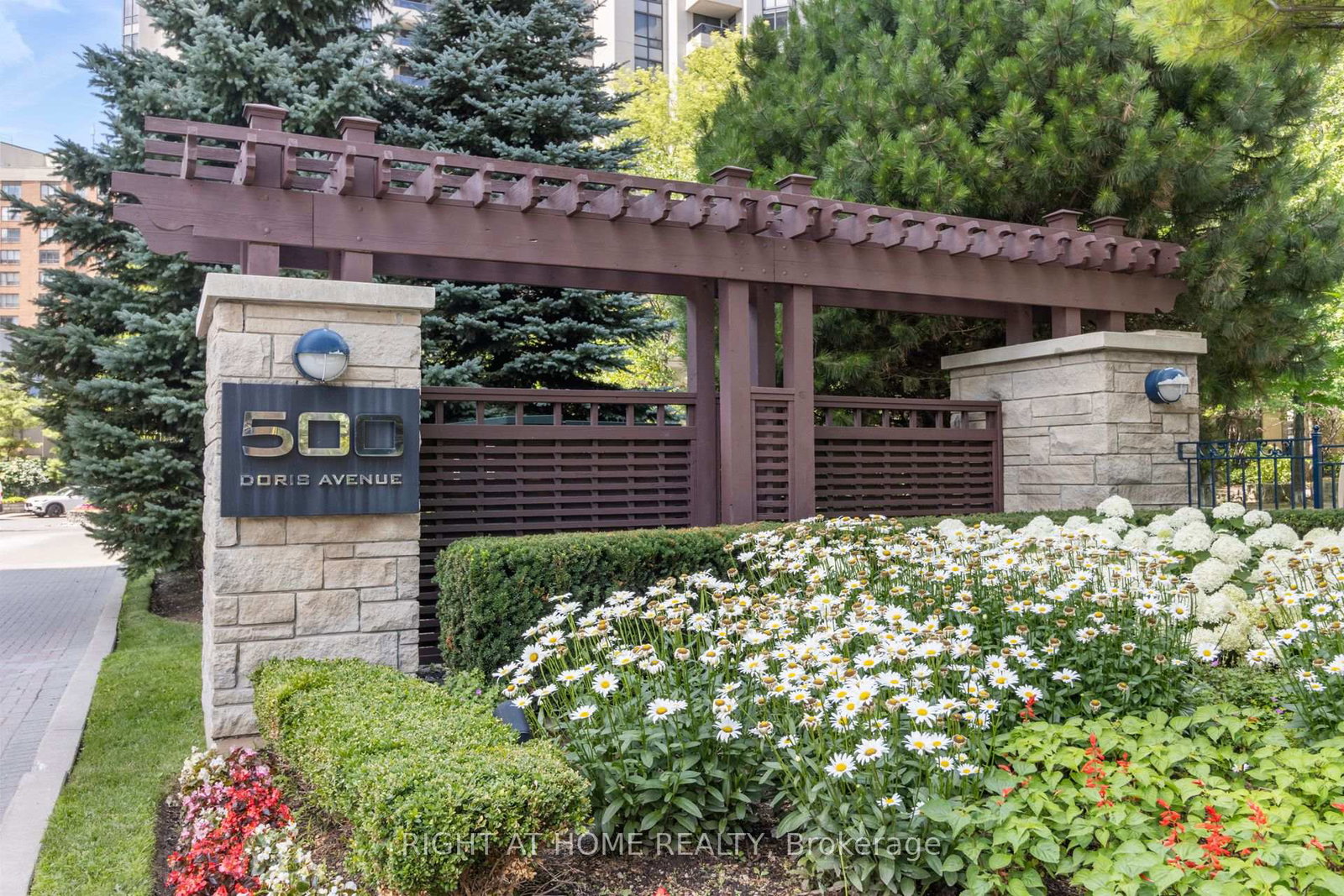 500-doris-avenue-toronto-north-york-ontario-c13607274