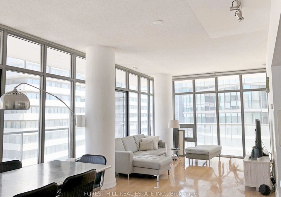 33-charles-street-e-toronto-toronto-ontario-c13607424