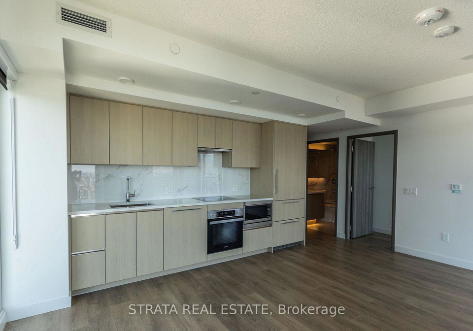 3-concord-cityplace-way-toronto-toronto-ontario-c13607474