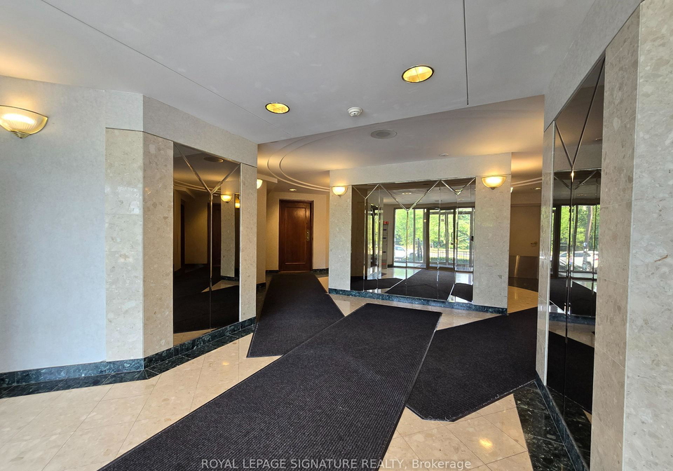 38-hollywood-avenue-toronto-north-york-ontario-c13607570