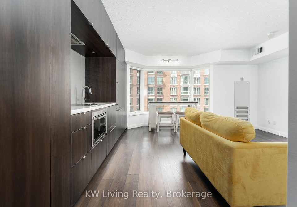 155-yorkville-avenue-toronto-toronto-ontario-c13607908