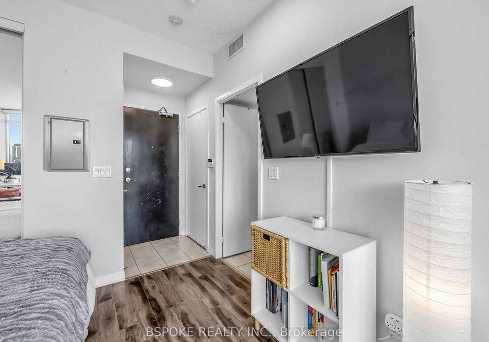 231-fort-york-boulevard-toronto-toronto-ontario-c13607974
