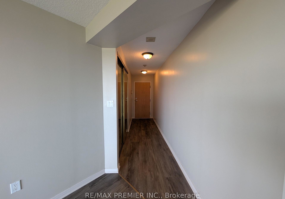 5-concorde-place-toronto-north-york-ontario-c13607982
