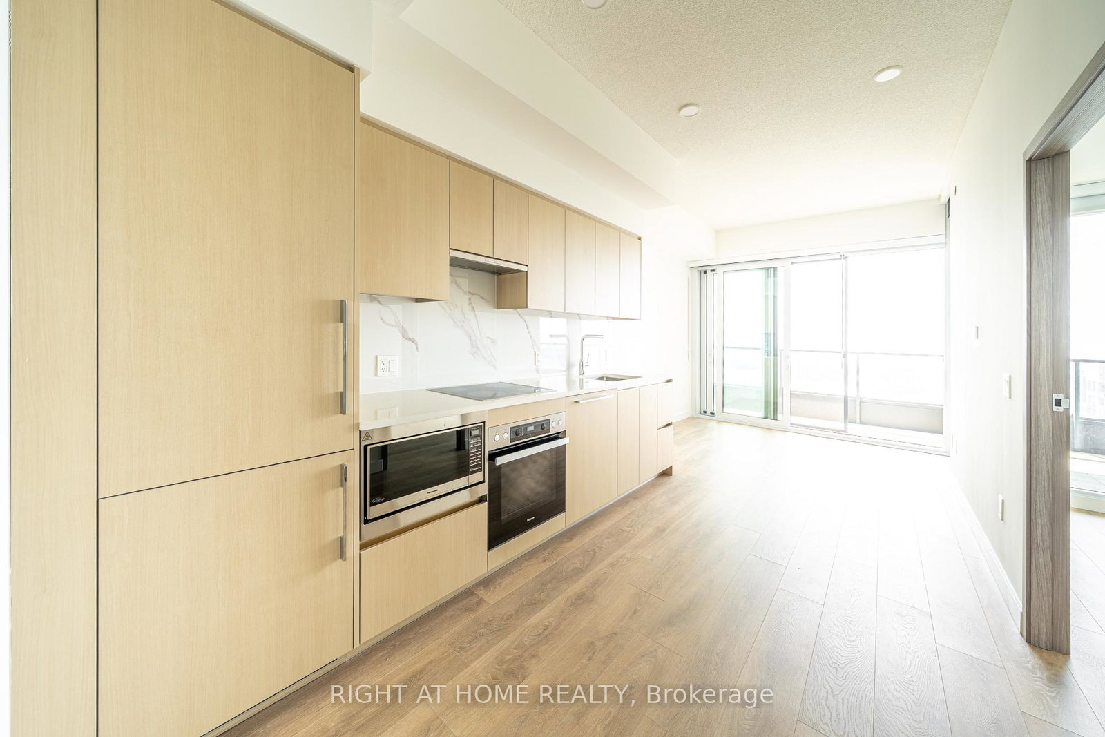 1-concord-cityplace-way-toronto-toronto-ontario-c13608492