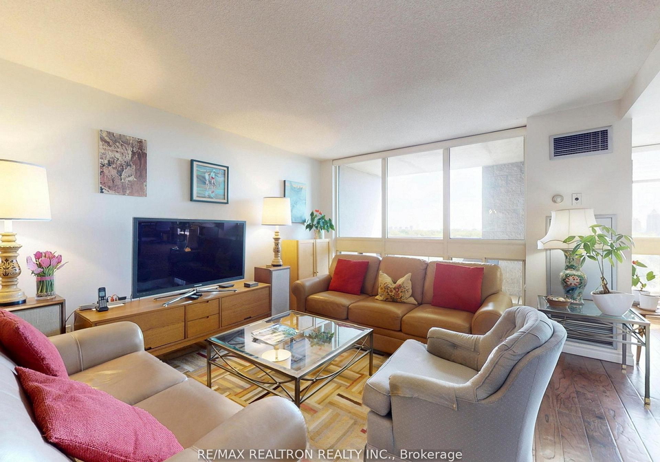 5-kenneth-avenue-toronto-north-york-ontario-c13608730