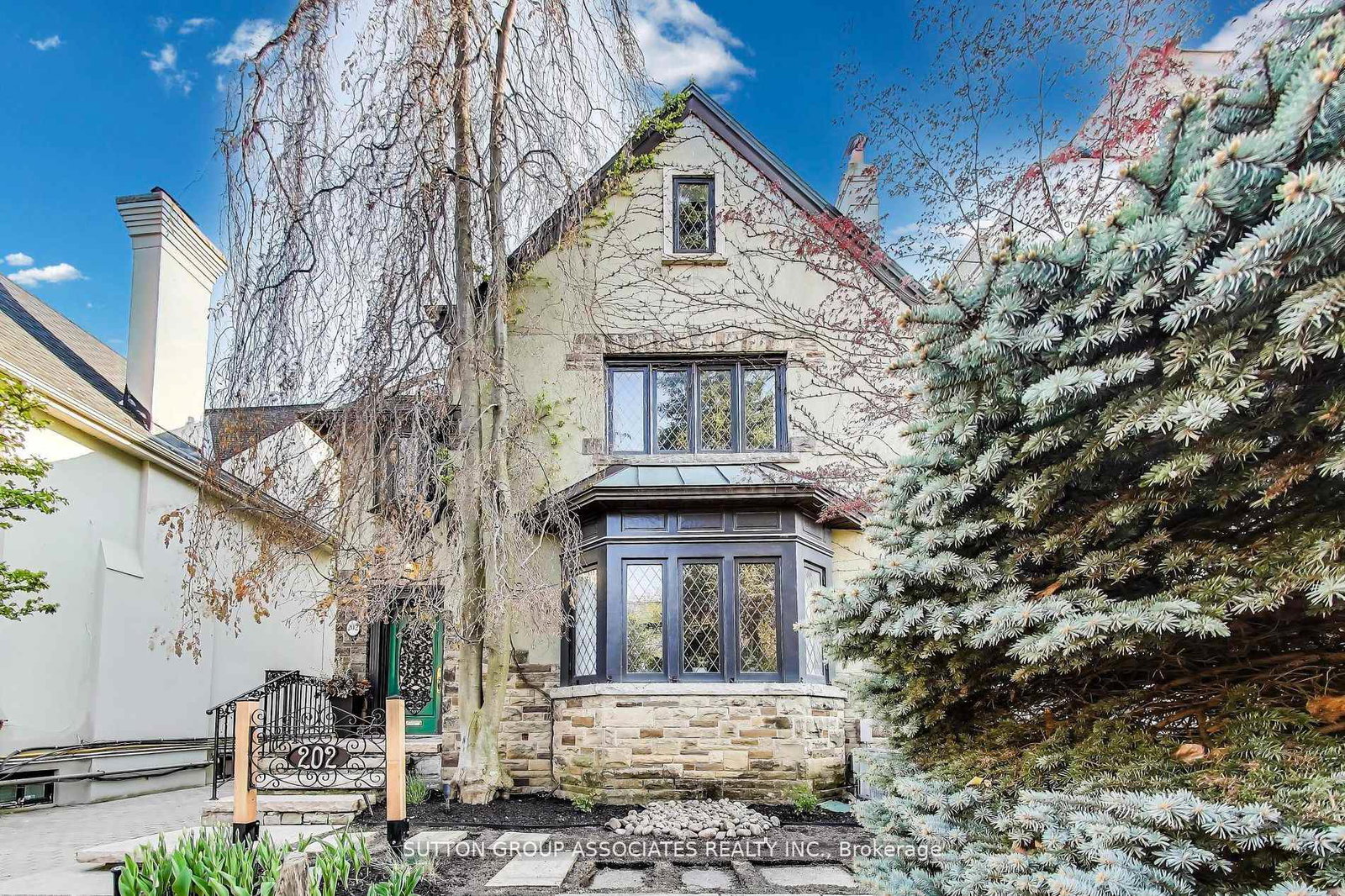 202-forest-hill-road-toronto-toronto-ontario-c13608924