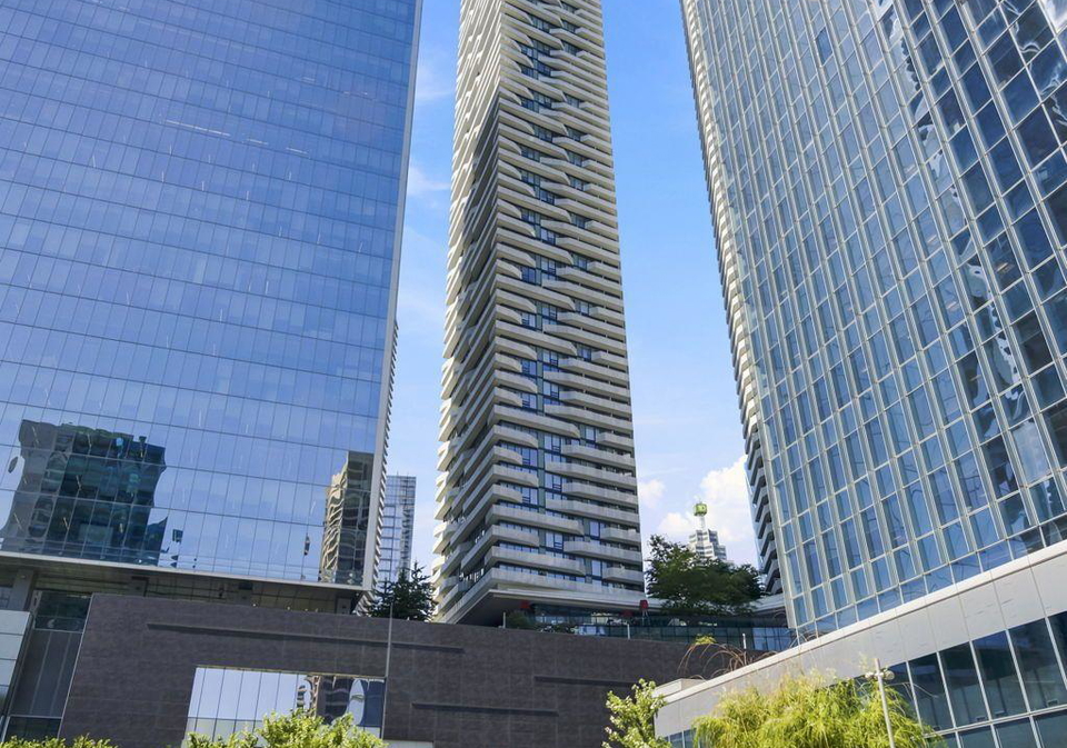 100-harbour-street-toronto-toronto-ontario-c13609378