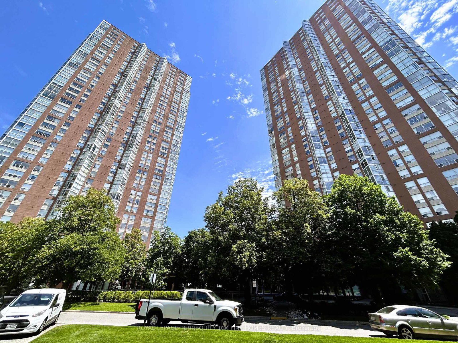 5-concorde-place-toronto-north-york-ontario-c13609724