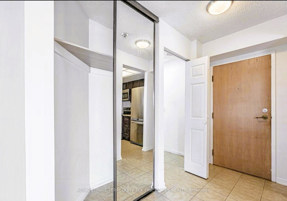 5-concorde-place-toronto-north-york-ontario-c13609724