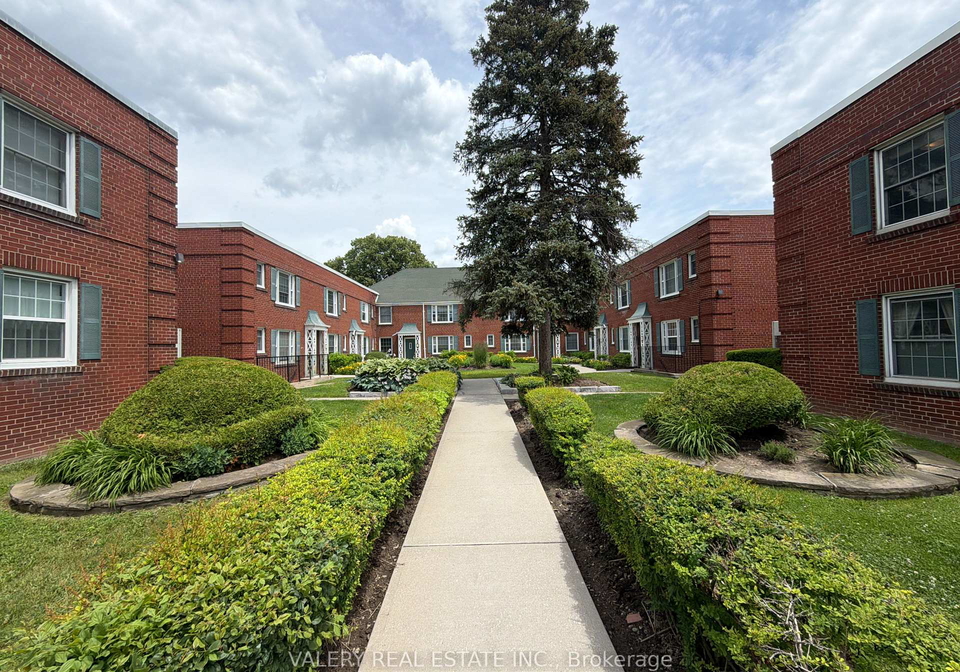 1365-bayview-avenue-toronto-east-york-ontario-c13609782