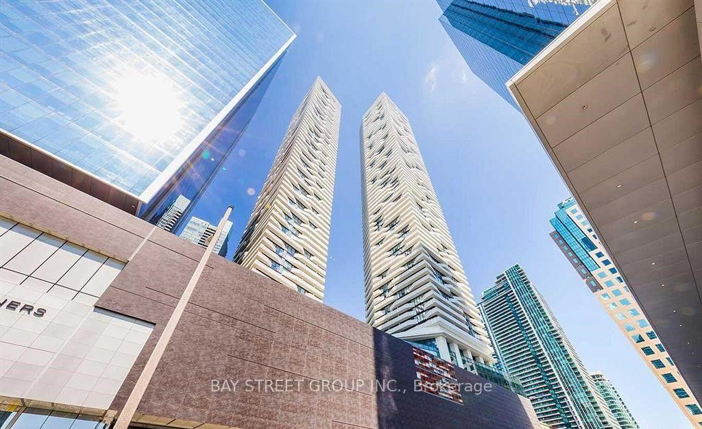 100-harbour-street-toronto-toronto-ontario-c13610376