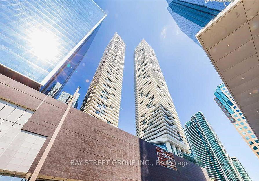 100-harbour-street-toronto-toronto-ontario-c13610376
