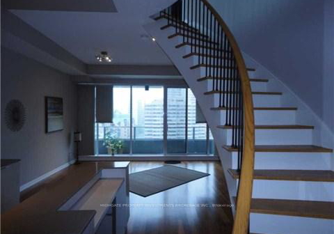111-elizabeth-street-toronto-toronto-ontario-c13610764
