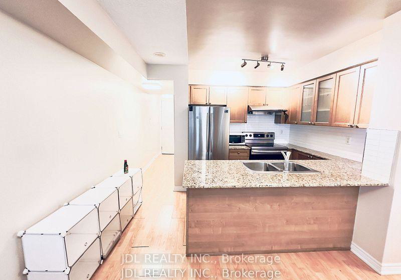 761-bay-street-toronto-toronto-ontario-c13610936