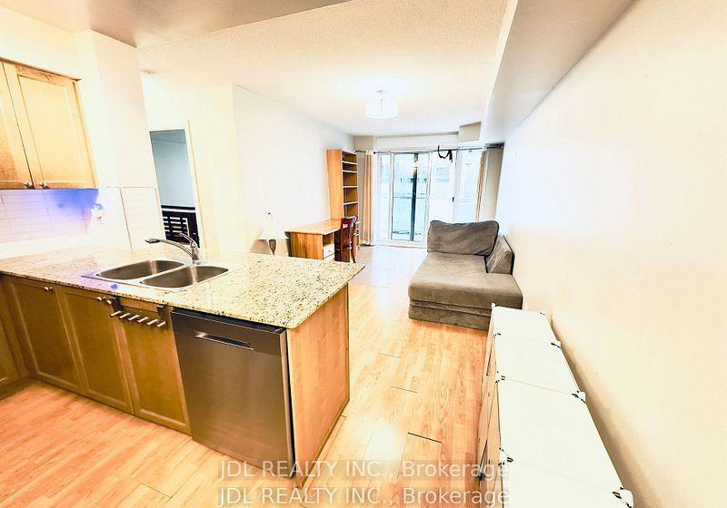 761-bay-street-toronto-toronto-ontario-c13610936
