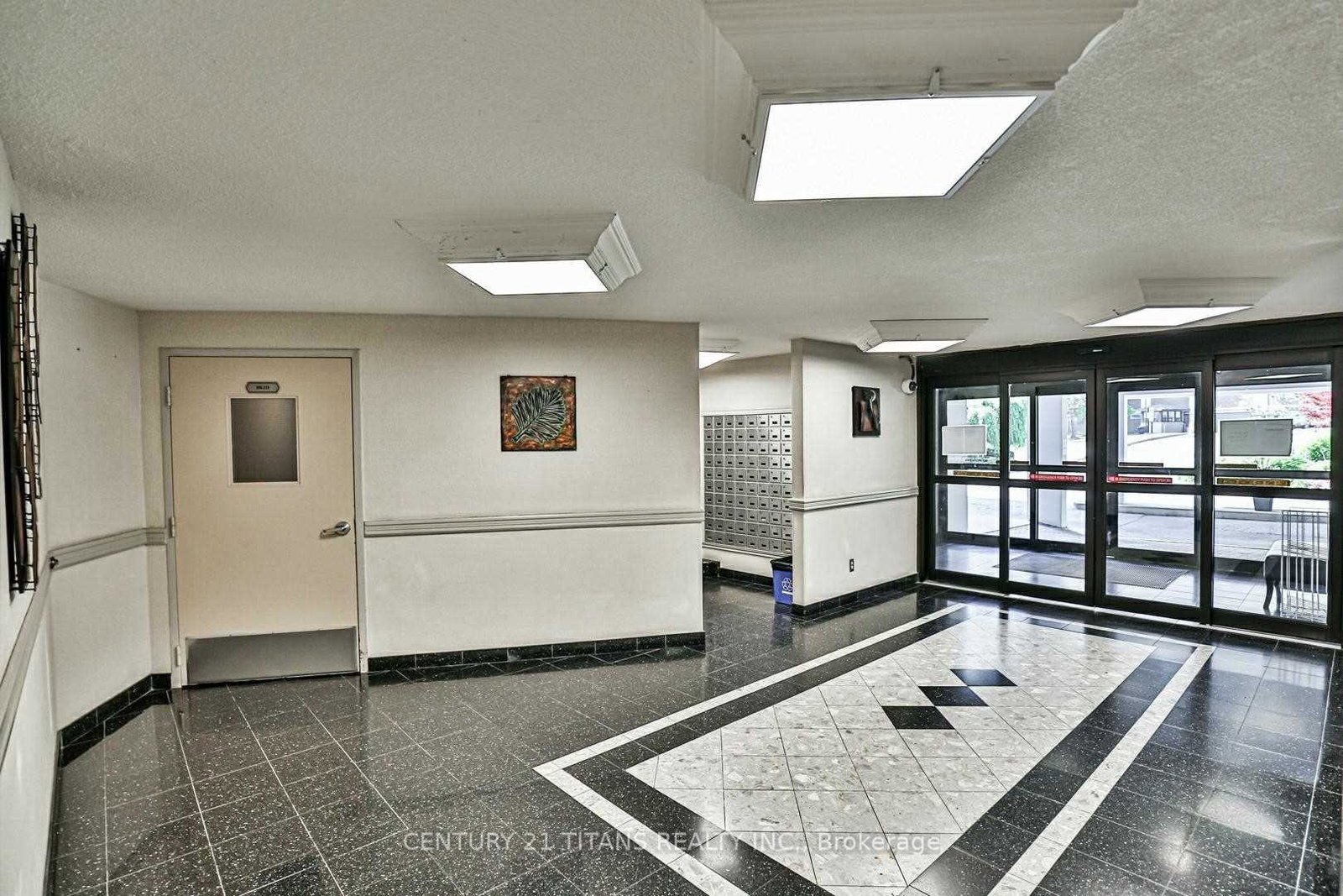 10-edgecliffe-golfway-toronto-east-york-ontario-c13611124
