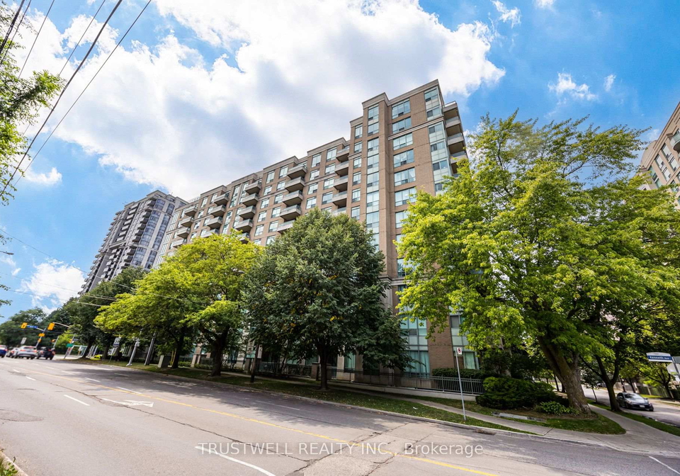 39-pemberton-avenue-toronto-north-york-ontario-c13611222