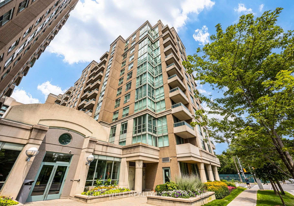 39-pemberton-avenue-toronto-north-york-ontario-c13611222