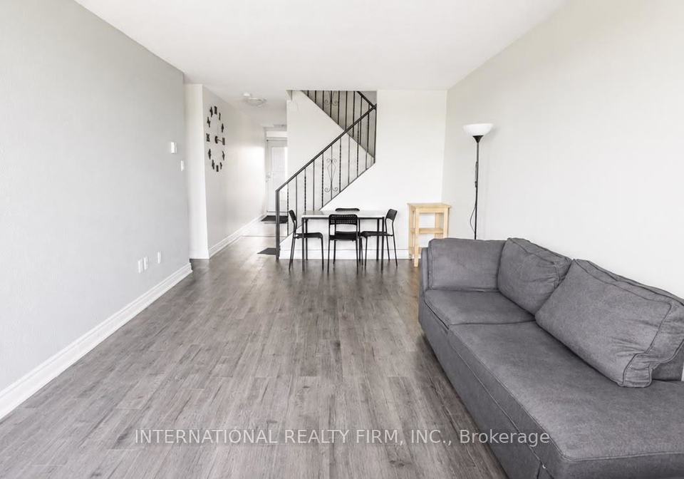 40-sunny-glenway-toronto-east-york-ontario-c13611256