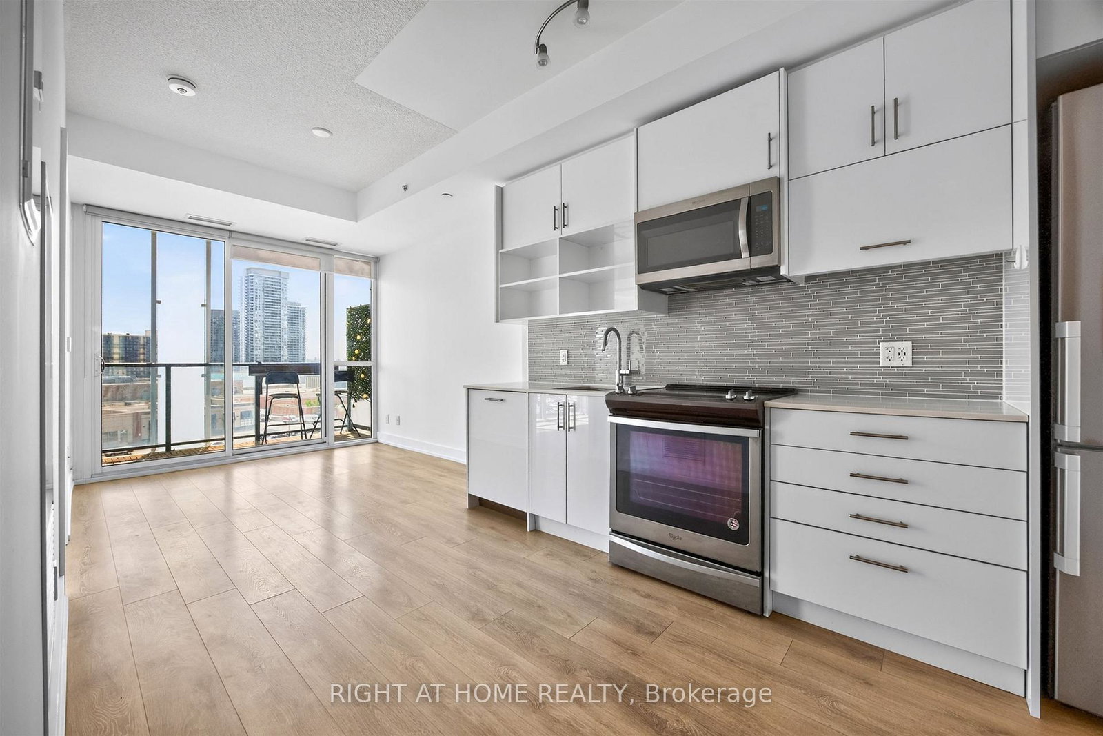 128-fairview-mall-drive-toronto-north-york-ontario-c13611260