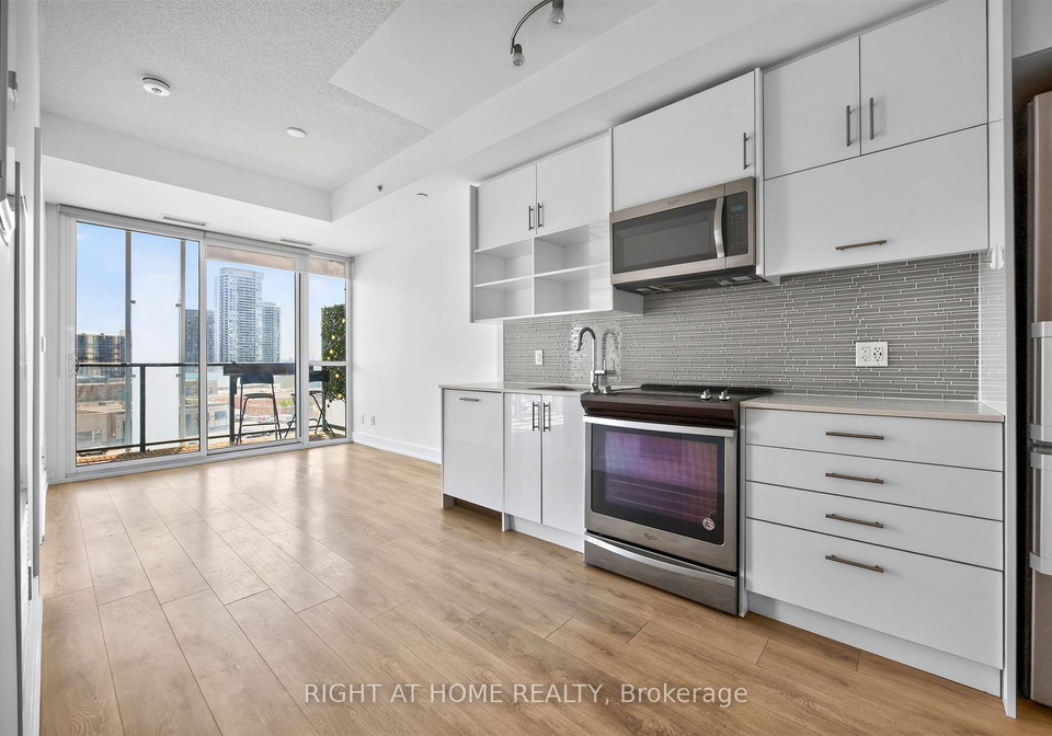 128-fairview-mall-drive-toronto-north-york-ontario-c13611260