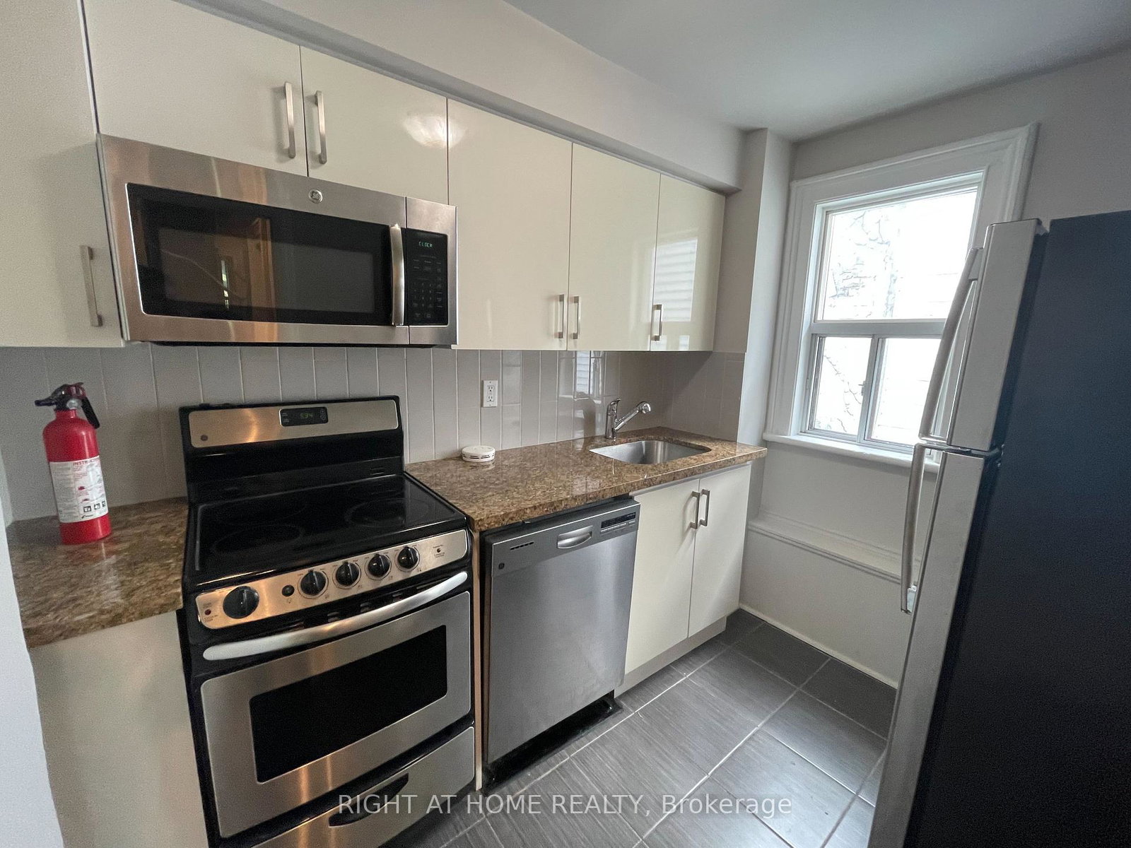 71-cecil-street-toronto-toronto-ontario-c13611304