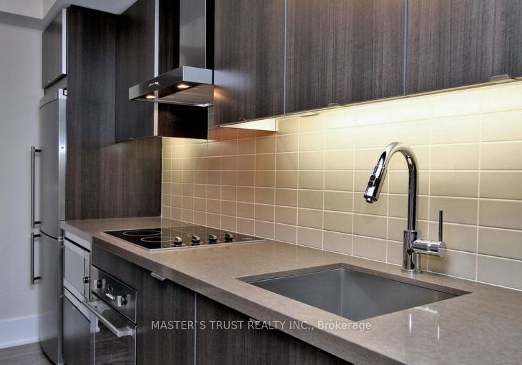 300-front-street-w-toronto-toronto-ontario-c13611336