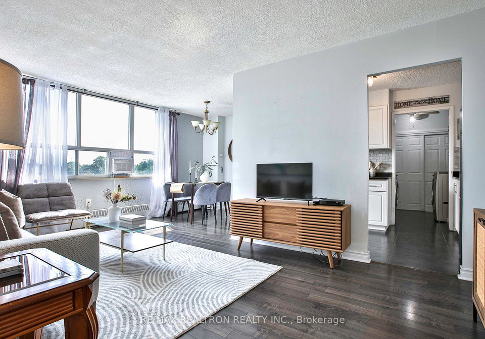 5-parkway-forest-drive-toronto-north-york-ontario-c13611482