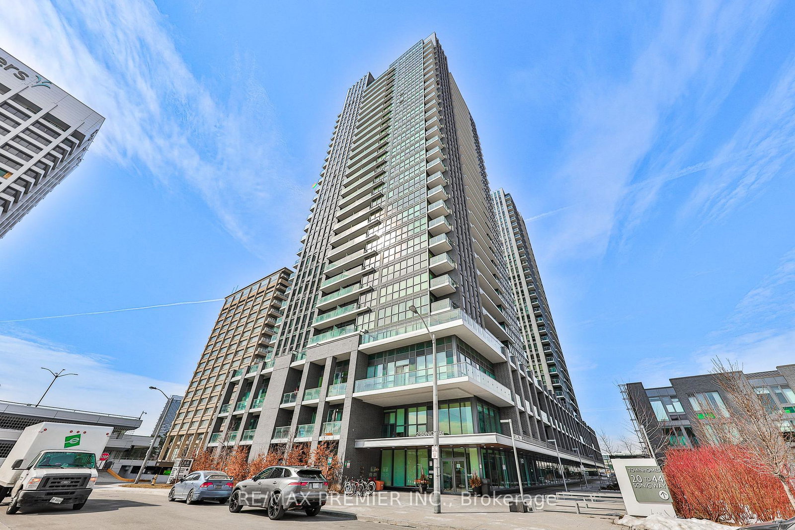 2-sonic-way-toronto-east-york-ontario-c13611760