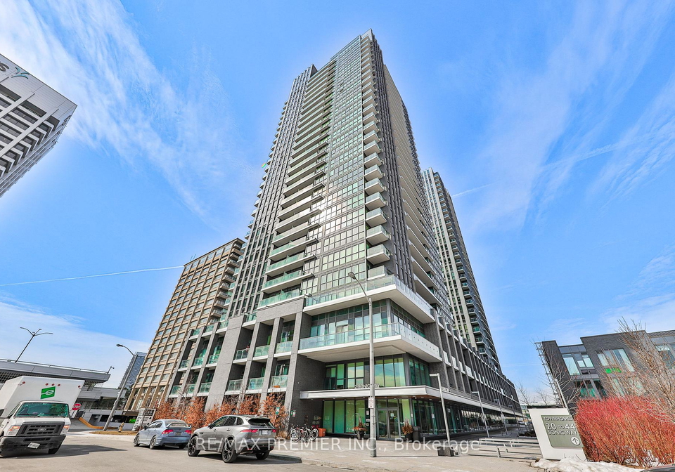 2-sonic-way-toronto-east-york-ontario-c13611760