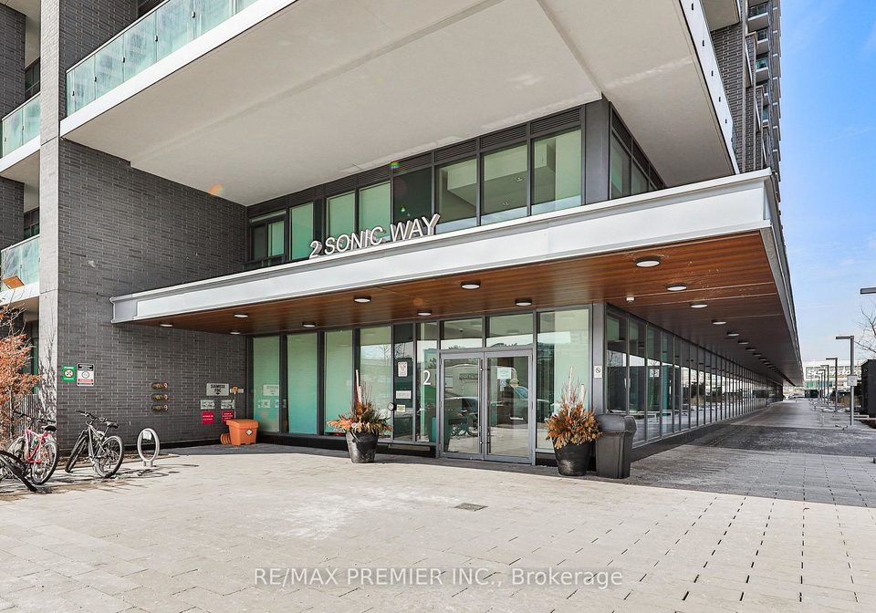 2-sonic-way-toronto-east-york-ontario-c13611760
