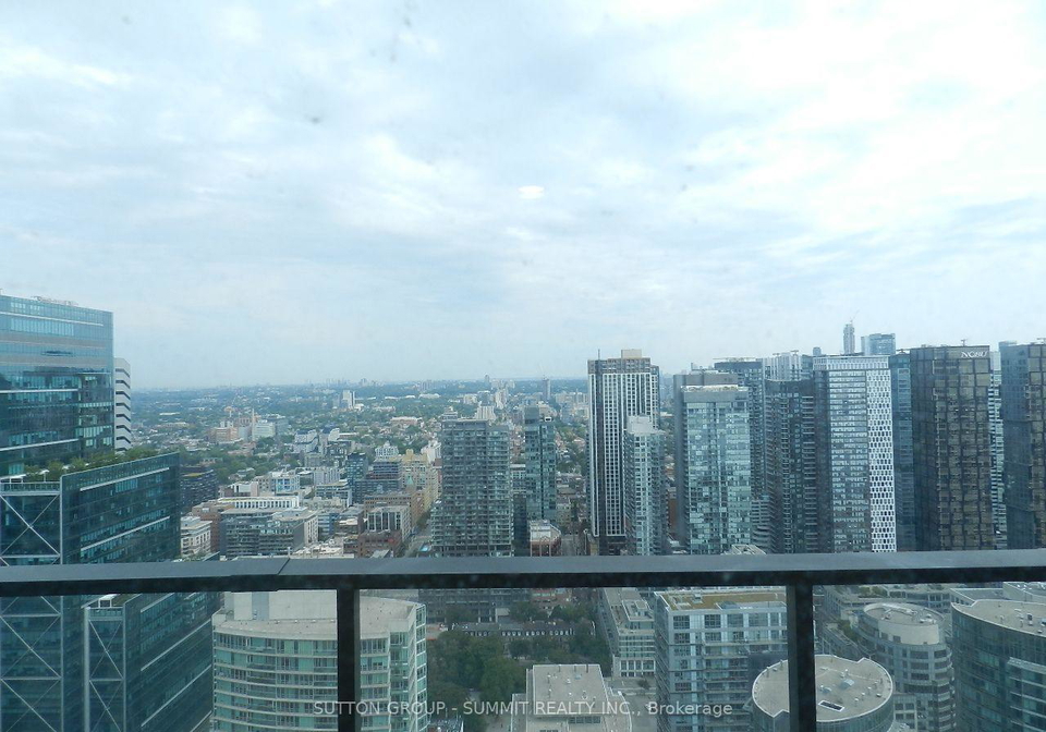 1-concord-cityplace-way-toronto-toronto-ontario-c13611860