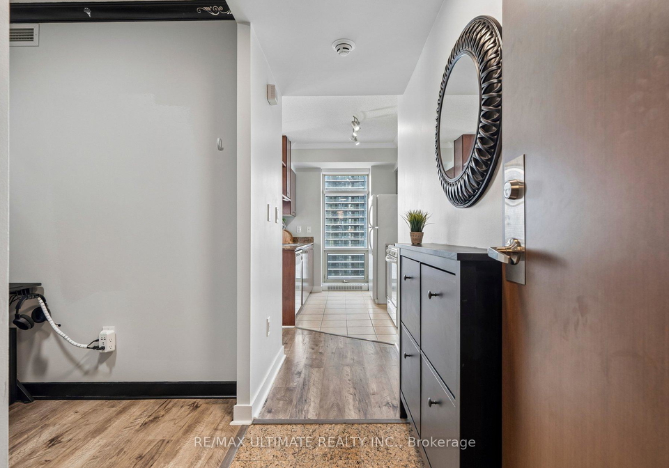 35-mariner-terrace-toronto-toronto-ontario-c13612254