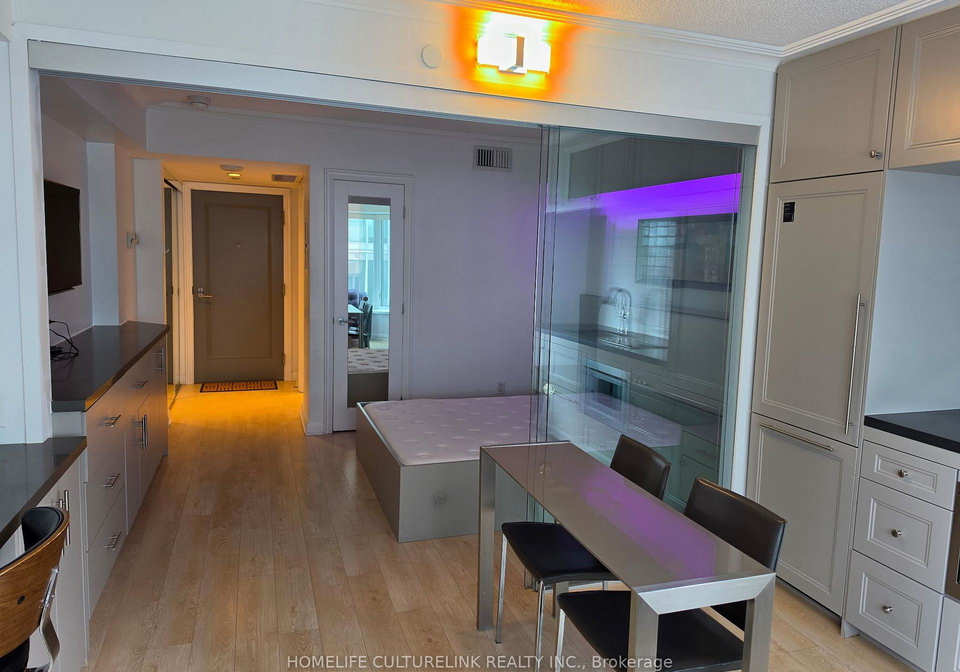 155-yorkville-avenue-toronto-toronto-ontario-c13612452
