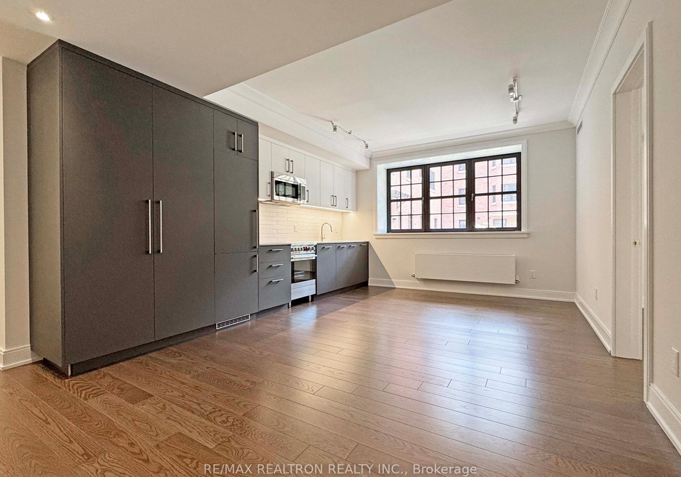 2-clarendon-avenue-toronto-toronto-ontario-c13612596