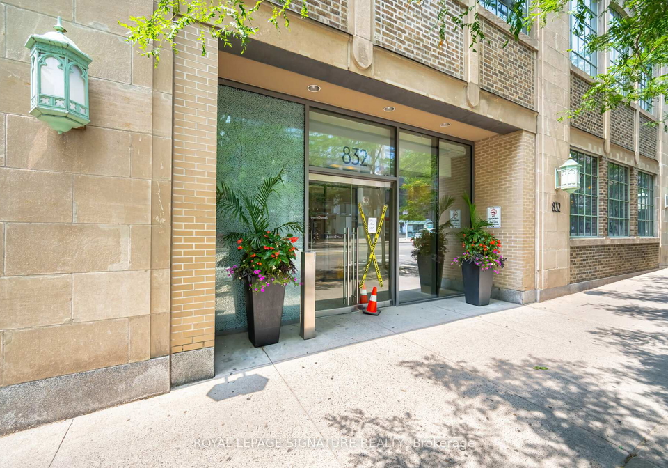 832-bay-street-toronto-toronto-ontario-c13612794