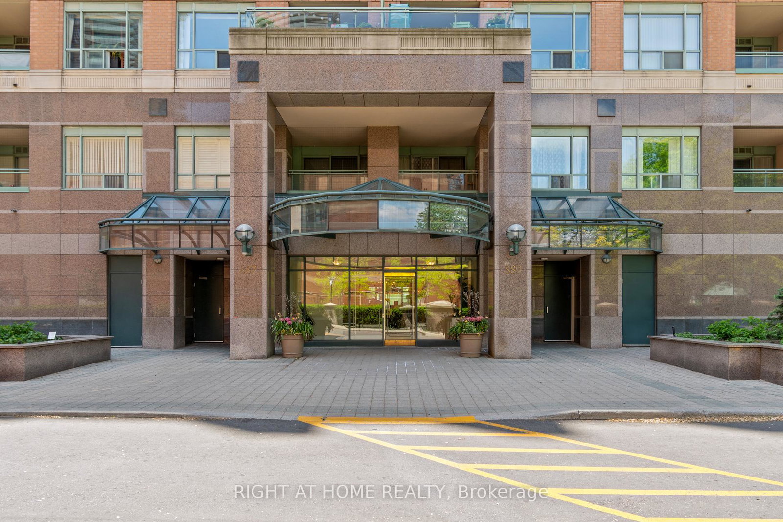 889-bay-street-toronto-toronto-ontario-c13613186