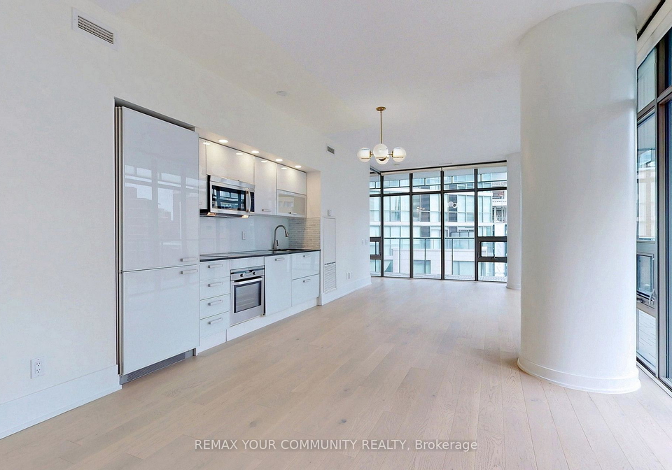 33-charles-street-e-toronto-toronto-ontario-c13613408