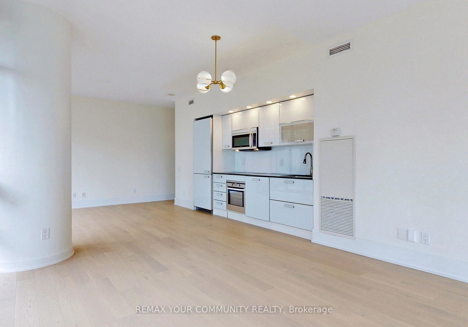 33-charles-street-e-toronto-toronto-ontario-c13613408