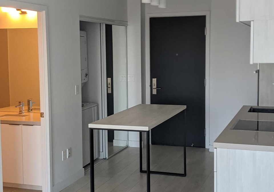 8-eglinton-avenue-e-toronto-toronto-ontario-c13613598