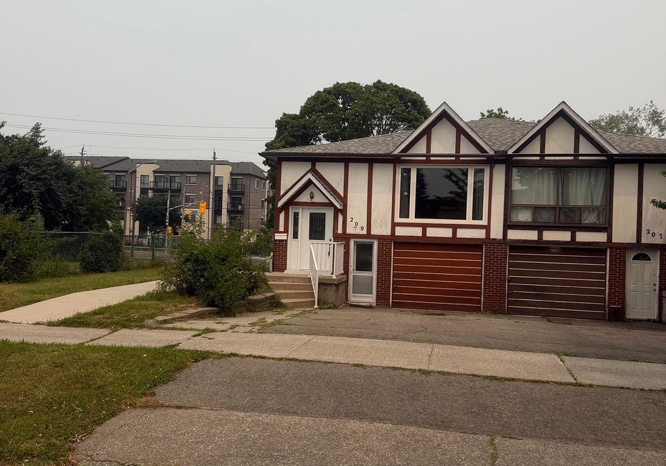 209-apache-trail-toronto-north-york-ontario-c13613680