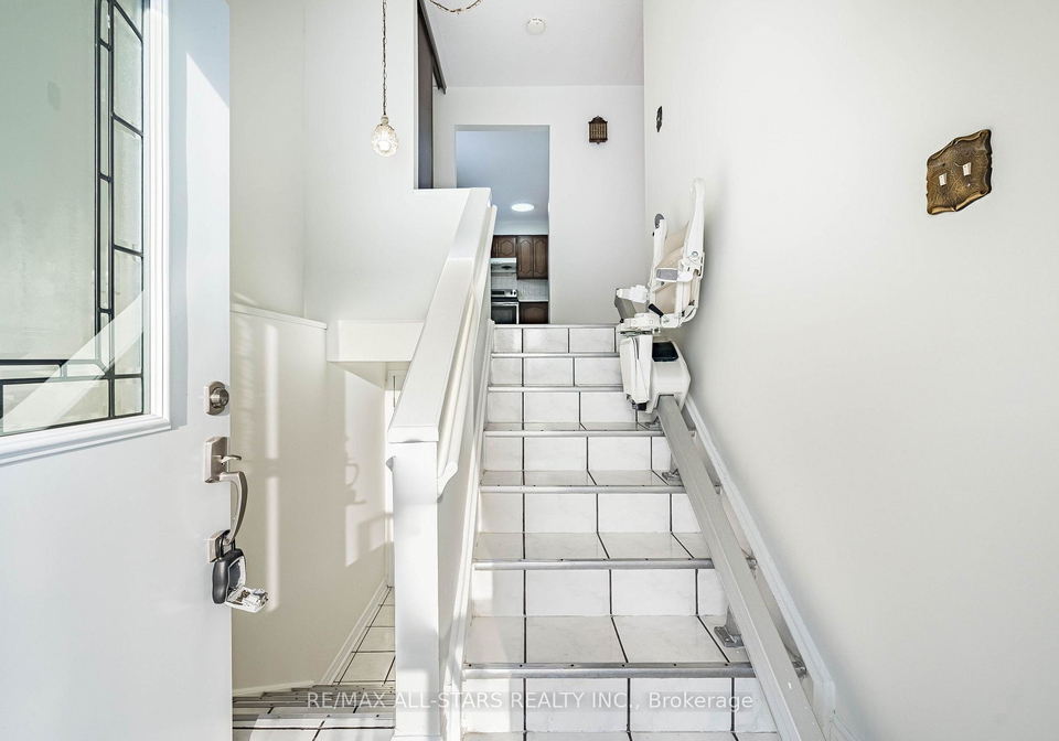 209-apache-trail-toronto-north-york-ontario-c13613680