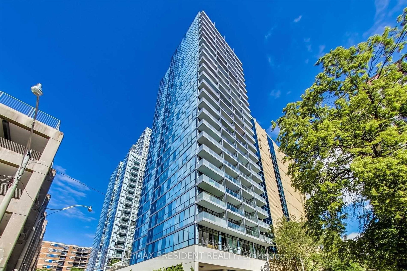 210-simcoe-street-toronto-toronto-ontario-c13613702