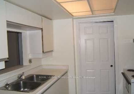 5-concorde-place-toronto-north-york-ontario-c13613718