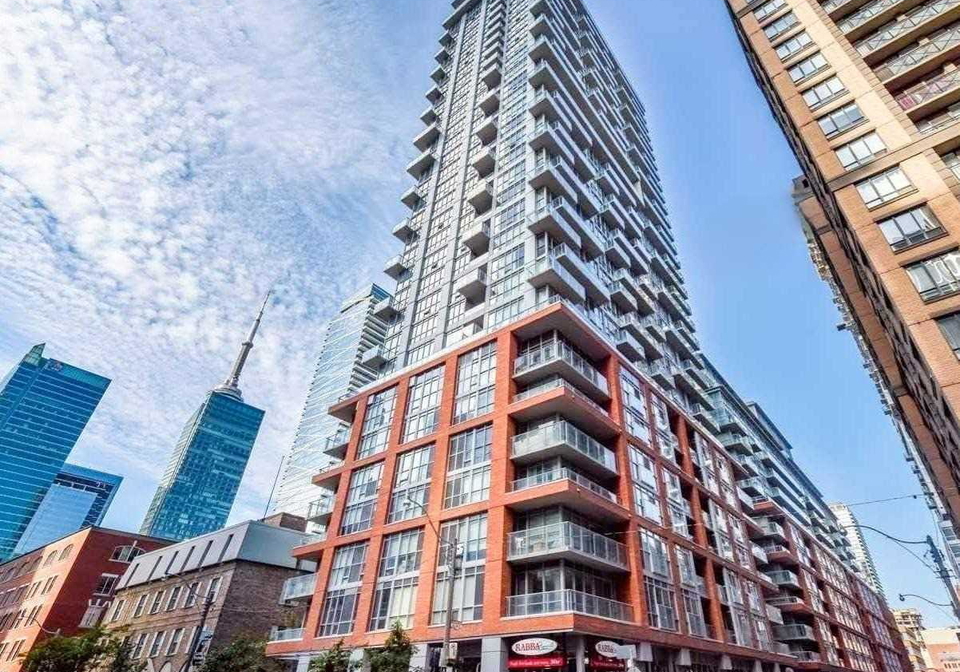 126-simcoe-street-toronto-toronto-ontario-c13614010