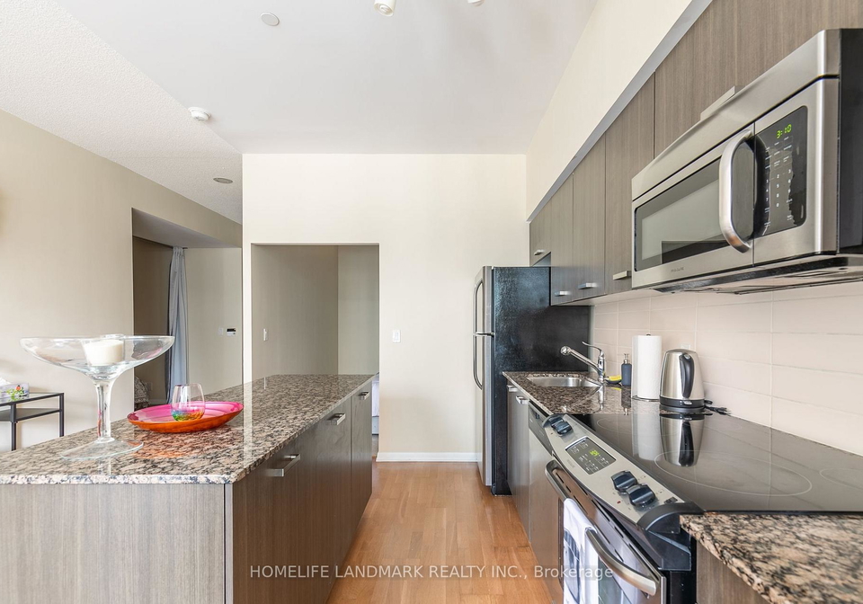 832-bay-street-toronto-toronto-ontario-c13614236